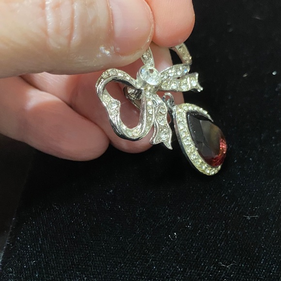 Elegant vintage Kenneth Lane Silver garnet clear CZ Bow tear drop clip Earrings - Picture 6 of 16